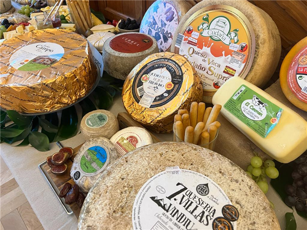 CANTABRIA QUESERA - ASOCIACIÓN CÁNTABRA DE ELABORADORES DE QUESOS Y PRODUCTOS LÁCTEOS-