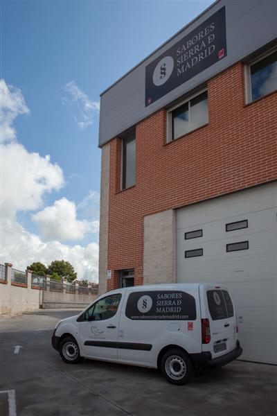 Somos artesanos del embutido y pioneros en España de embutidos con ternera I.G.P Sierra de Guadarrama.