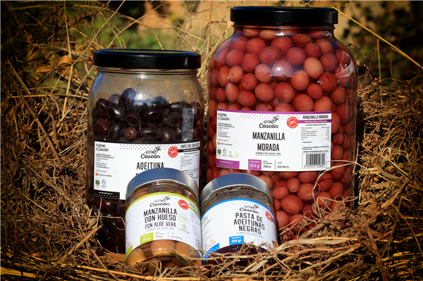 ACEITUNAS ECOLÓGICAS de las variedades manzanilla, gordal y empeltre con aliños tradicionales.